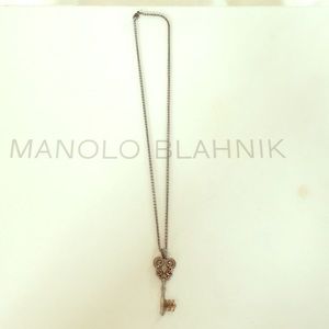 Beautiful key sterling silver with diamonds